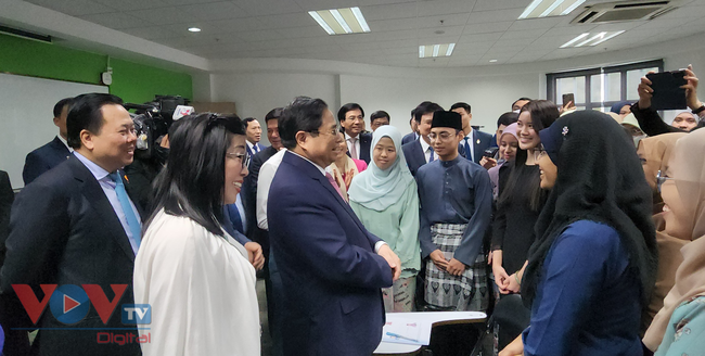 Thủ tướng thăm trường Đại học Quốc gia Brunei - Ảnh 3.