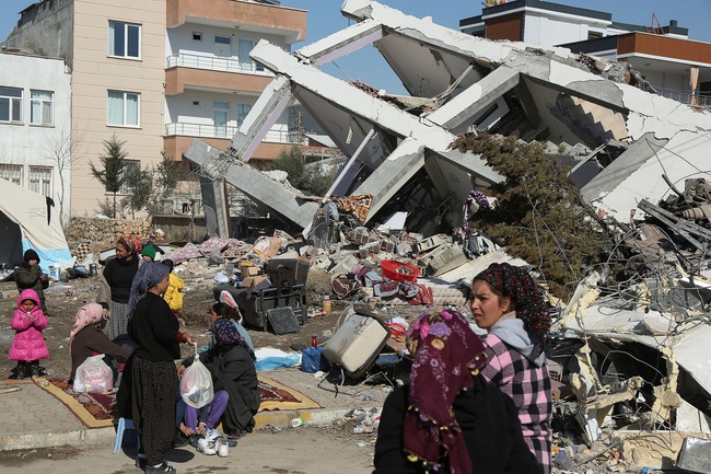 Động đất tại Thổ Nhĩ Kỳ và Syria: Số nạn nhân thiệt mạng lên hơn 33.000 người - Ảnh 1.