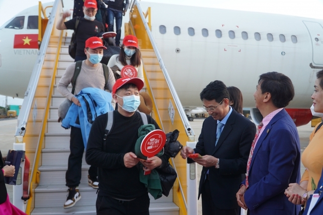Nhiều doanh nghiệp ở Khánh Hòa tạm gác lại kế hoạch đón khách Trung Quốc - Ảnh 1.