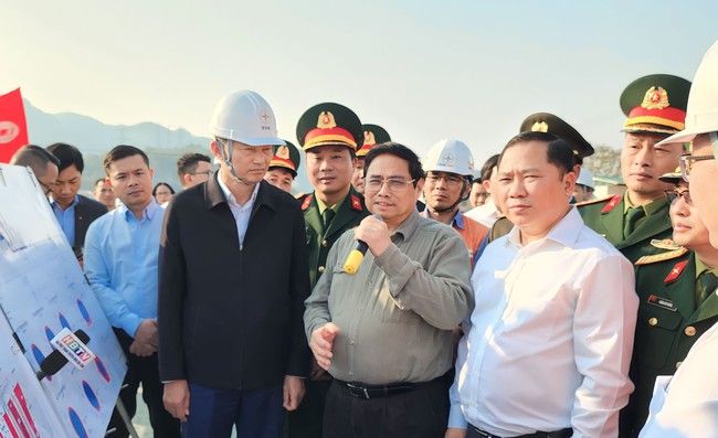 Thủ tướng thị sát dự án nhà máy thuỷ điện Hoà Bình mở rộng - Ảnh 3.