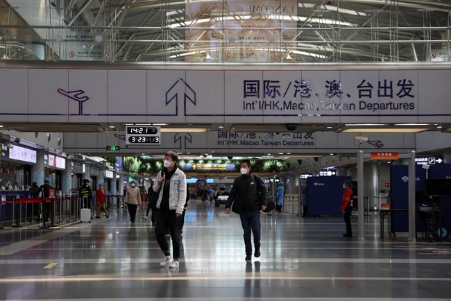 Trung Quốc nối lại hoàn toàn hoạt động đi lại với Hong Kong, Macau (Trung Quốc) - Ảnh 1.