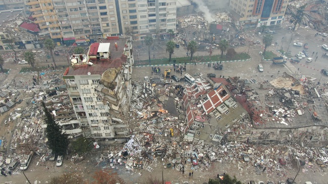 Thổ Nhĩ Kỳ tuyên bố quốc tang 7 ngày tưởng niệm các nạn nhân động đất  - Ảnh 1.