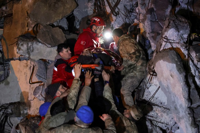 Thổ Nhĩ Kỳ tuyên bố quốc tang 7 ngày tưởng niệm các nạn nhân động đất  - Ảnh 2.