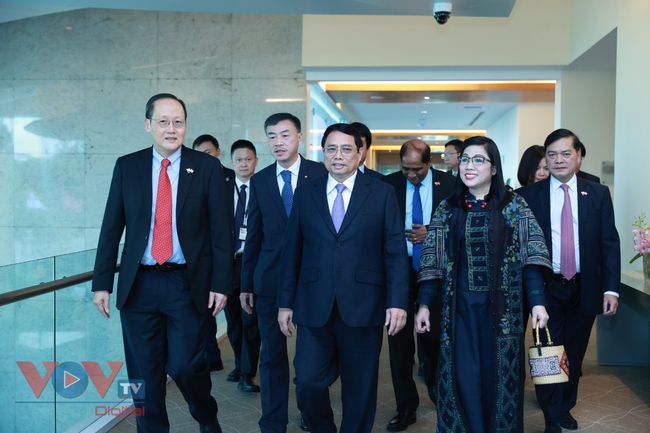 Thủ tướng bắt đầu chuyến thăm chính thức Singapore và Brunei - Ảnh 2.