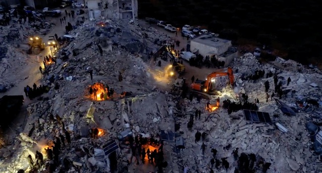 Động đất tại Thổ Nhĩ Kỳ và Syria: Số nạn nhân thiệt mạng vượt quá 7.800 người - Ảnh 1.