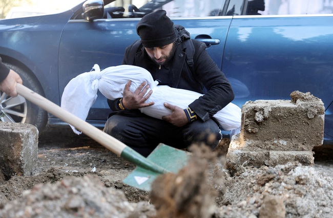 Động đất tại Thổ Nhĩ Kỳ và Syria: Số nạn nhân thiệt mạng lên tới hơn 12.000 người - Ảnh 1.