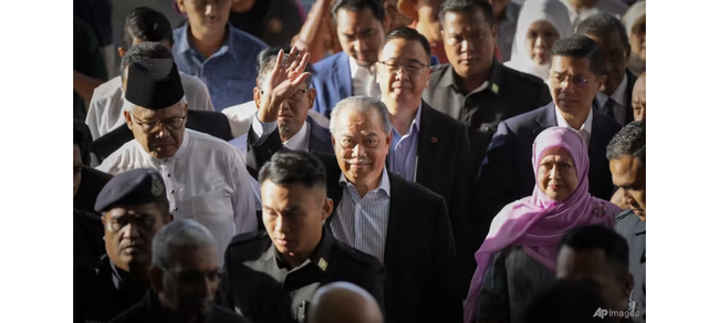 Cựu Thủ tướng Malaysia Muhyiddin Yassin bị buộc tội lạm quyền và rửa tiền - Ảnh 1.