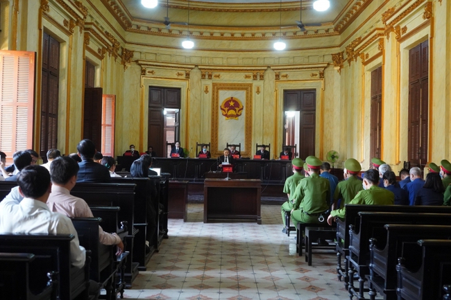 Đại án Ngân hàng Đông Á: Bị cáo Trần Phương Bình tiếp tục hầu tòa lần thứ 4 - Ảnh 1.