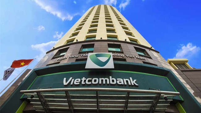 Chào mừng Lễ kỷ niệm 60 năm thành lập Vietcombank và đón nhận danh hiệu Anh hùng lao động  - Ảnh 1.