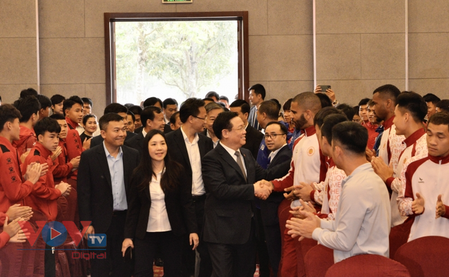 Chủ tịch Quốc hội Vương Đình Huệ thăm, làm việc tại Hưng Yên - Ảnh 5.