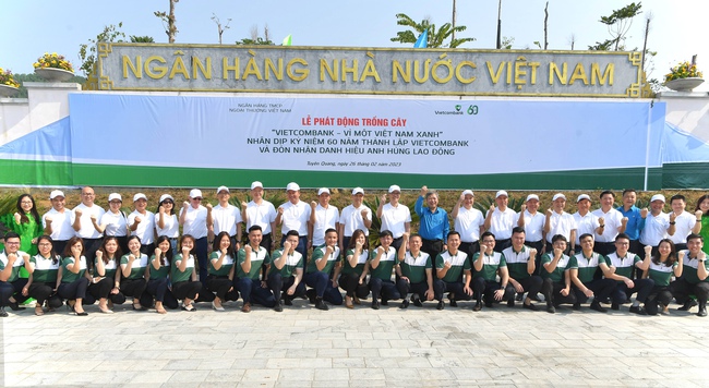 Vietcombank phát động chương trình trồng 60.000 cây xanh “Vietcombank – Vì một Việt Nam xanh” - Ảnh 3.