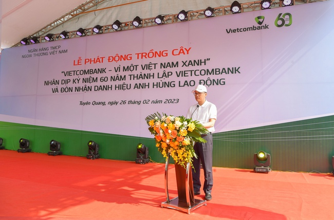 Vietcombank phát động chương trình trồng 60.000 cây xanh “Vietcombank – Vì một Việt Nam xanh” - Ảnh 1.