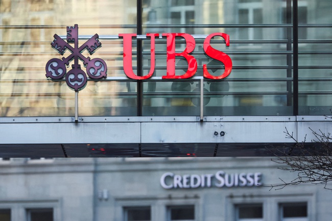 12.000 việc làm có nguy cơ biến mất sau khi UBS tiếp quản Credit Suisse - Ảnh 1.