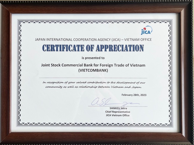 JICA trao tặng kỷ niệm chương cống hiến cho Vietcombank - Ảnh 3.