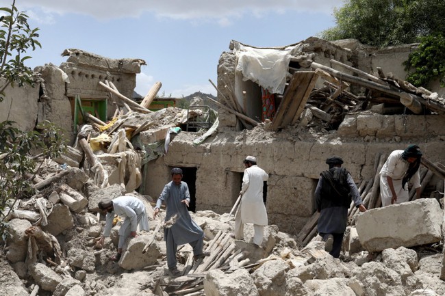 Động đất làm 11 người thiệt mạng tại Afghanistan và Pakistan - Ảnh 1.