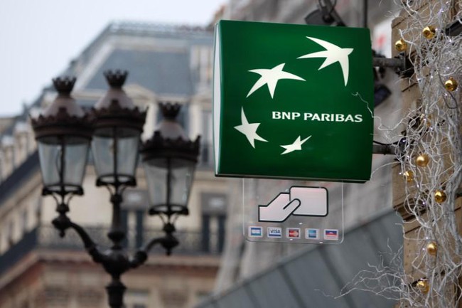Pháp bất ngờ khám xét 5 ngân hàng lớn - Ảnh 1.