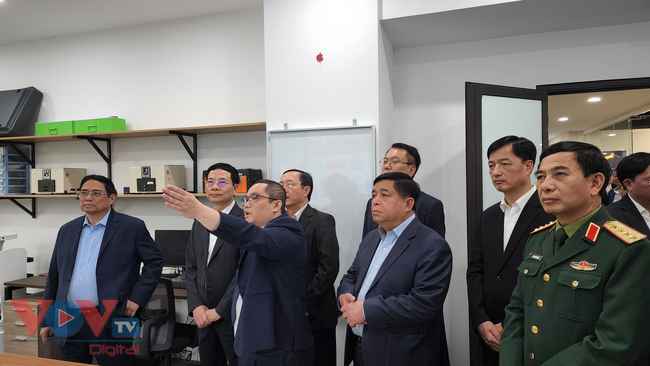 Thủ tướng Phạm Minh Chính thăm làm việc Trung tâm Đổi mới sáng tạo Quốc gia (NIC) - Ảnh 2.