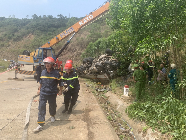 Phú Yên: Tập trung cứu chữa nạn nhân vụ lật xe tải - Ảnh 3.