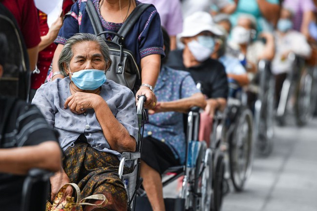 Thái Lan sẽ trở thành xã hội siêu già vào năm 2029 - Ảnh 1.