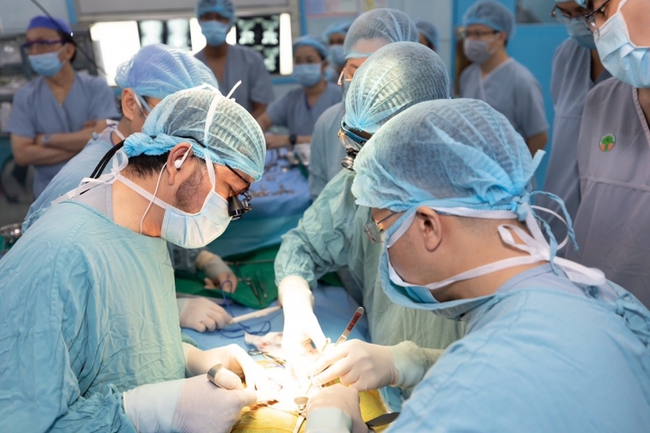 Bệnh viện Nhi đồng 2 TP.HCM tiếp tục ghép gan trong tháng 6 - Ảnh 1.