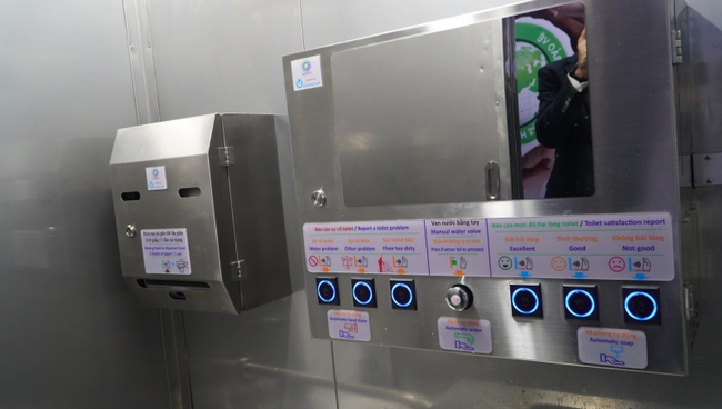 TP.HCM khánh thành 2 nhà vệ sinh công cộng hoàn toàn tự động, chuẩn quốc tế - Ảnh 3.