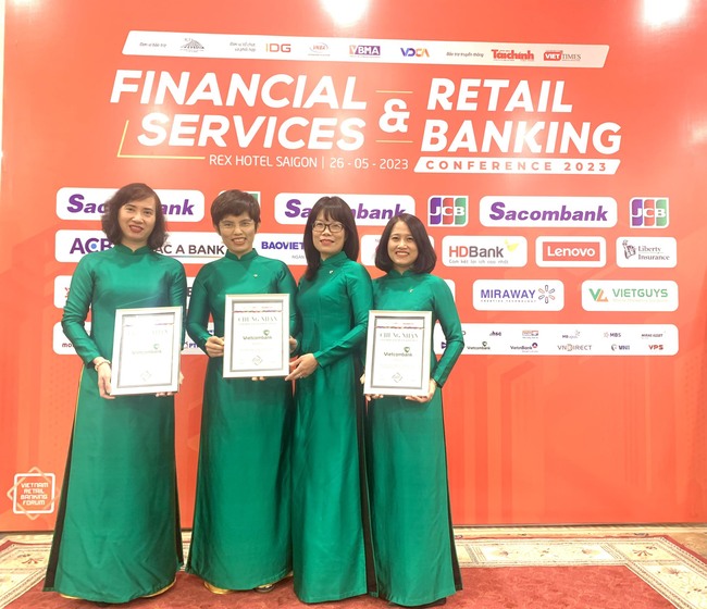 Vietcombank được trao 3 giải thưởng quan trọng tại diễn đàn Ngân hàng bán lẻ Việt Nam 2023 - Ảnh 2.