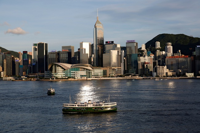 IMF hạ dự báo tăng trưởng kinh tế của Hong Kong (Trung Quốc) xuống 3,5% trong năm nay - Ảnh 1.