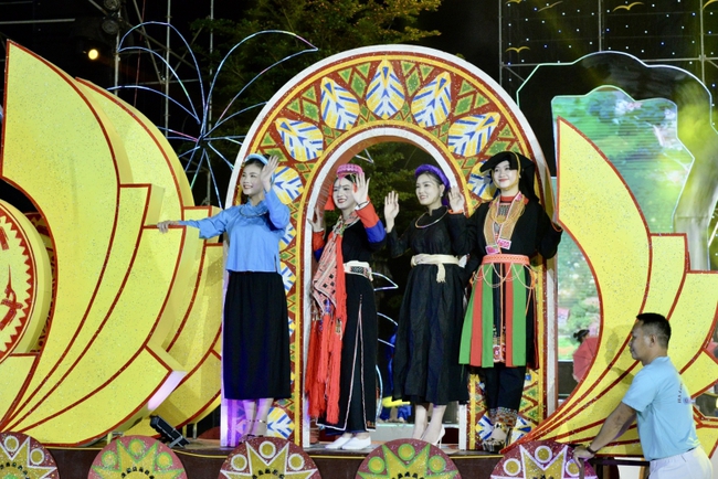 Carnaval Hạ Long và hành trình 15 năm kết nối sắc màu văn hóa - Ảnh 3.