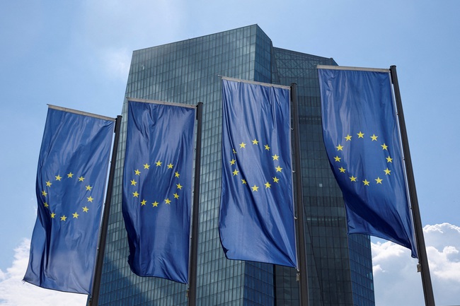 ECB tăng lãi suất lần thứ 7 liên tiếp - Ảnh 1.