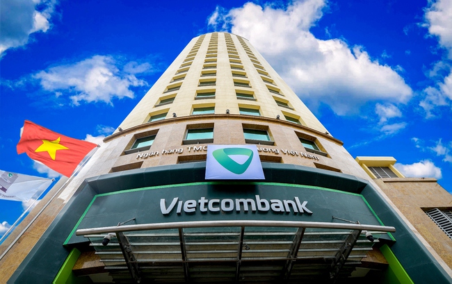 Vietcombank tiếp tục giảm đồng loạt lãi suất cho vay hỗ trợ khách hàng trong năm 2023 - Ảnh 1.