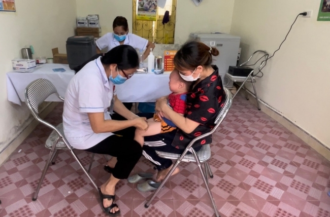 Quảng Ninh: Thiếu vaccine 5 trong 1, nhiều trẻ em quá lịch tiêm   - Ảnh 1.