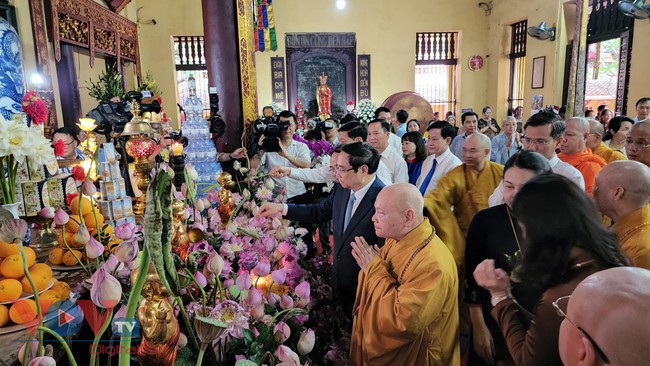Thủ tướng Chính phủ Phạm Minh Chính dự Đại lễ Phật đản Phật lịch 2567 - Ảnh 2.