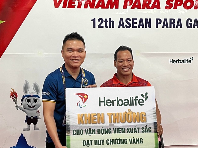 Herbalife Việt Nam thưởng nóng cho các vận động viên đạt Huy chương Vàng tại SEA Games và ASEAN Para Games 32 - Ảnh 1.