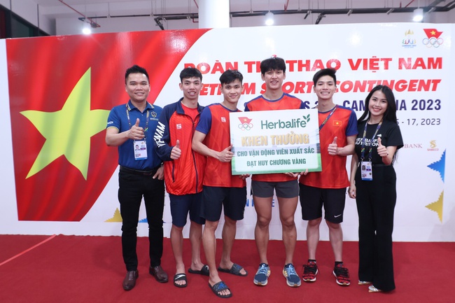 Herbalife Việt Nam thưởng nóng cho các vận động viên đạt Huy chương Vàng tại SEA Games và ASEAN Para Games 32 - Ảnh 2.