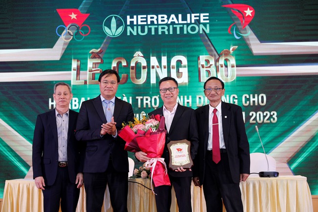 Herbalife Việt Nam thưởng nóng cho các vận động viên đạt Huy chương Vàng tại SEA Games và ASEAN Para Games 32 - Ảnh 3.