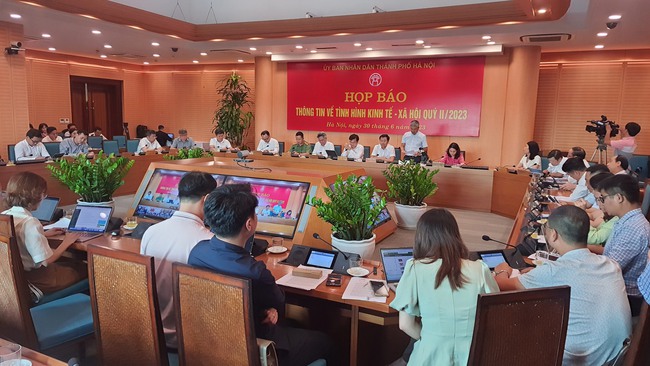 TP Hà Nội họp báo 6 tháng đầu năm: Vụ 3 công an bắn dê của dân sẽ xử nghiêm và không có vùng cấm - Ảnh 1.
