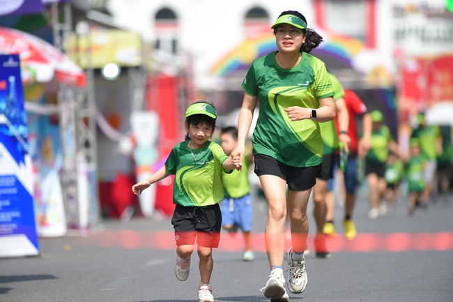 Giải chạy Vietcombank Let’s Run 2023 hưởng ứng tháng hành động vì trẻ em - Ảnh 10.