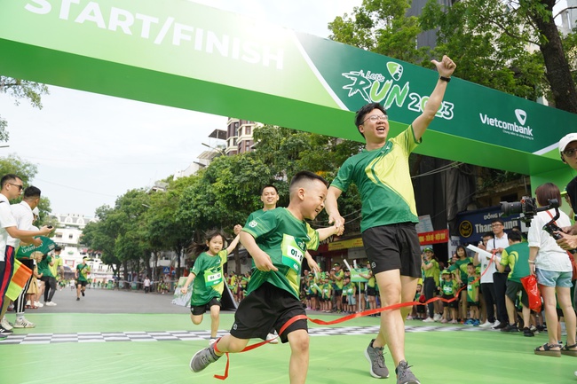 Giải chạy Vietcombank Let’s Run 2023 hưởng ứng tháng hành động vì trẻ em - Ảnh 16.