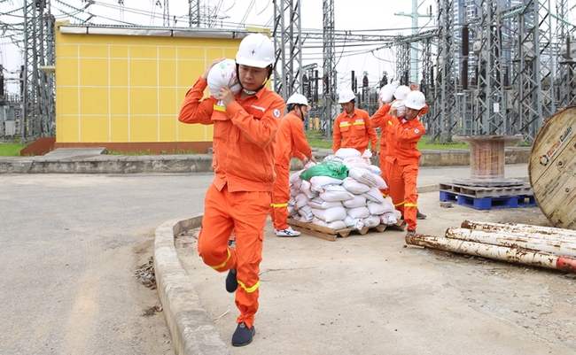 Tập đoàn Điện lực Việt Nam: Tăng cường các biện pháp ứng phó bão số 1 đảm bảo an toàn cấp điện - Ảnh 1.