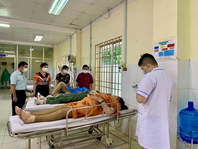 4 nạn nhân tử vong trong vụ lật xe khách trên đường nối Khánh Hòa - Lâm Đồng - Ảnh 2.