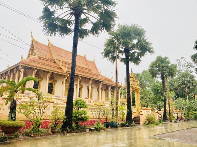 Độc đáo những ngôi chùa Phật giáo Nam tông Khmer ở Sóc Trăng - Ảnh 3.