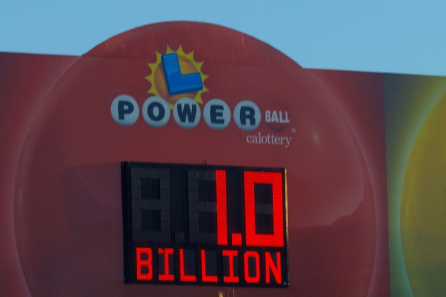 Giải xổ số Powerball ở Mỹ có giá trị lên tới 1 tỷ USD - Ảnh 1.