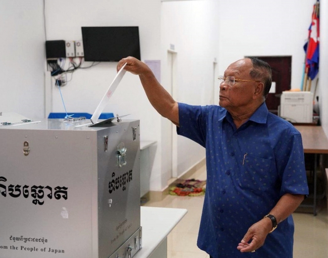 Hơn 9,7 triệu cử tri Campuchia đi bỏ phiếu bầu cử đại biểu Quốc hội - Ảnh 2.