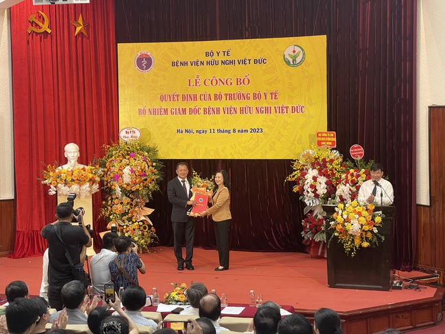 Bộ Y tế bổ nhiệm Giám đốc Bệnh viện Hữu nghị Việt Đức - Ảnh 1.