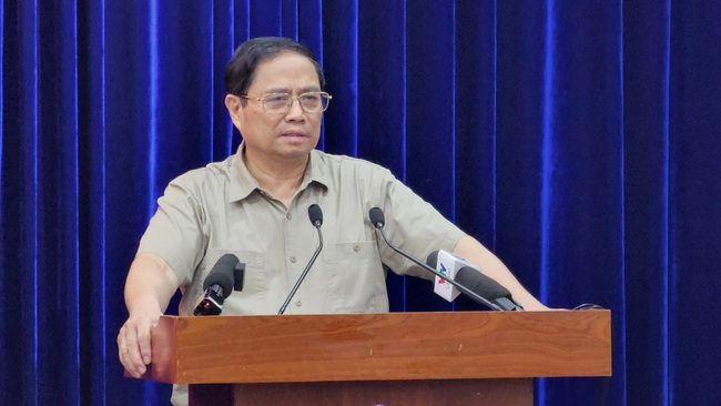 Thủ tướng khảo sát tình hình sạt lở tại các tỉnh Cà Mau, Sóc Trăng, Bạc Liêu - Ảnh 1.
