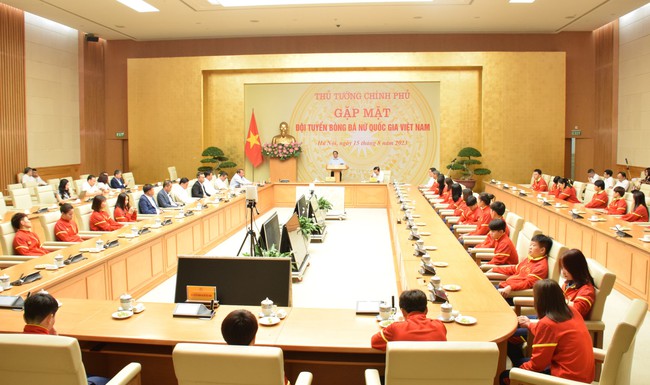 Thủ tướng gặp mặt Đội tuyển bóng đá nữ quốc gia Việt Nam - Ảnh 6.