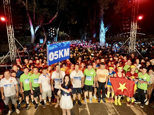 Thừa Thiên Huế: Hơn 10.000 người tham gia chạy vì sức khỏe cộng đồng - Ảnh 2.