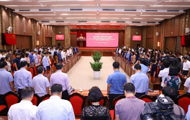 Cơ quan Thành ủy Hà Nội quyên góp ủng hộ nạn nhân vụ cháy tại quận Thanh Xuân - Ảnh 2.