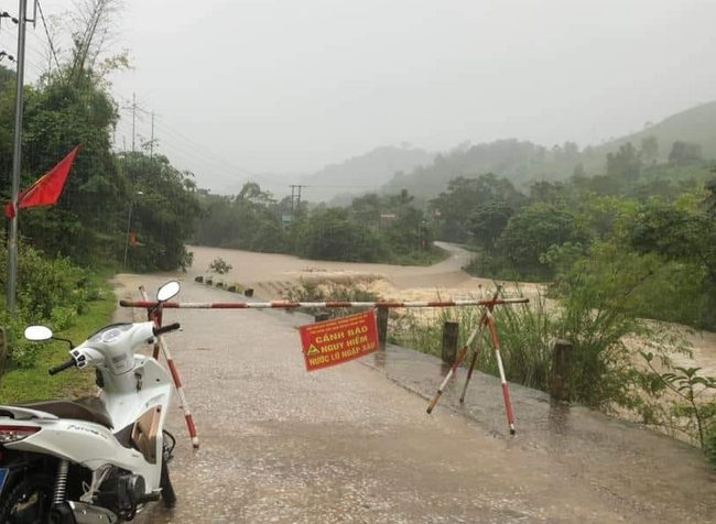 Quảng Bình: Xuất hiện mưa lớn, một số nơi ngập cục bộ - Ảnh 1.