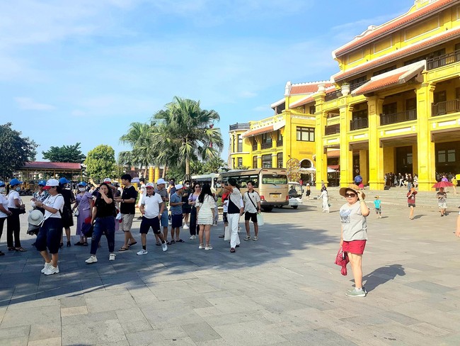 Quảng Ninh hút khách dịp nghỉ lễ 2/9 - Ảnh 6.